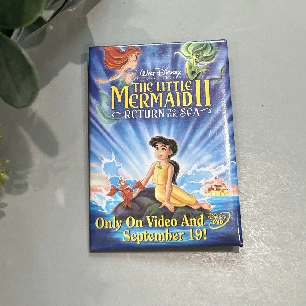 Walt Disney's The Little Mermaid II Return To Sea Video Promo Pinback Button Pin